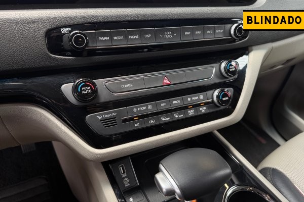 KIA Grand Carnival Grand Carnival EX 3.3 V6 24V 270cv Aut. 2019/2020